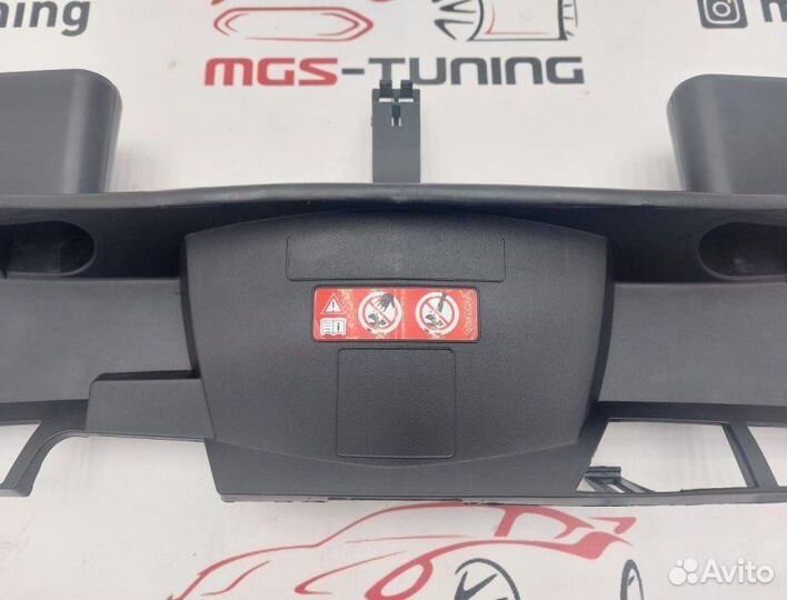 Кожух решетки радиатора на E-Class W212 13-16гг