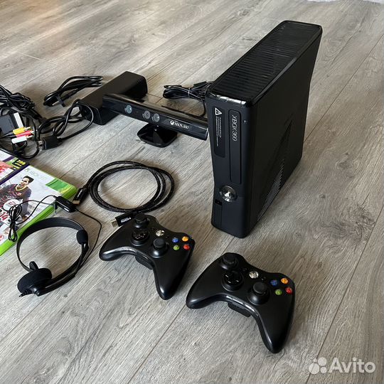 Xbox 360 S 250Gb + Kinect