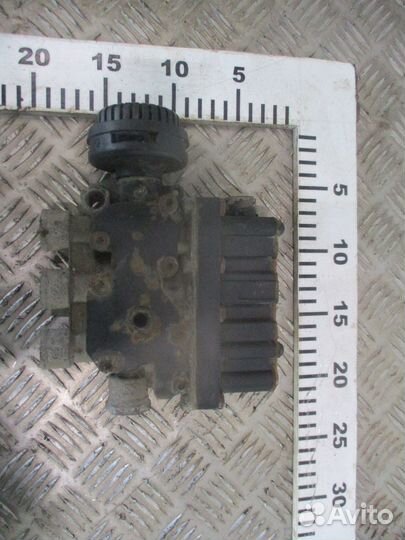 Кран уровня пола главный Volvo 20514449