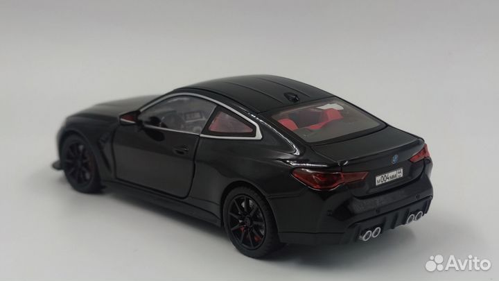 Модель автомобиля BMW M4 black