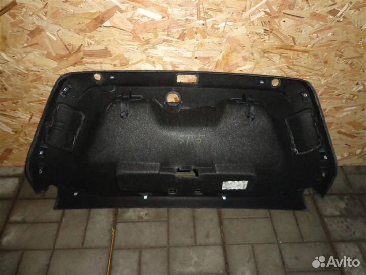 Обшивка крышки багажника VW Passat CC