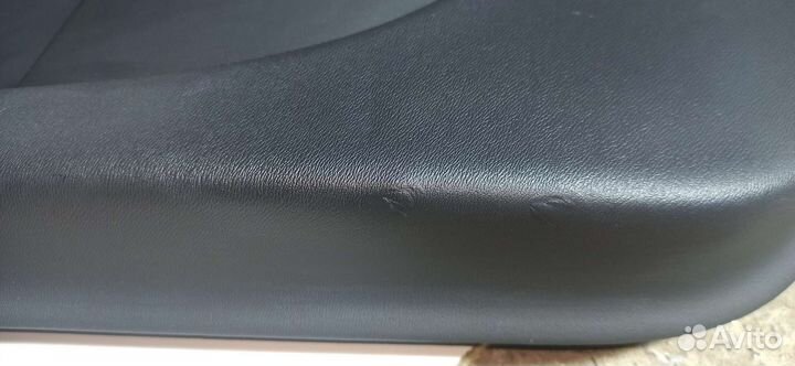 Обшивка двери передняя левая volvo xc70 39883492