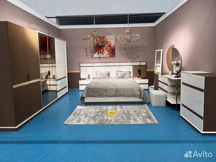 Спальный гарнитур