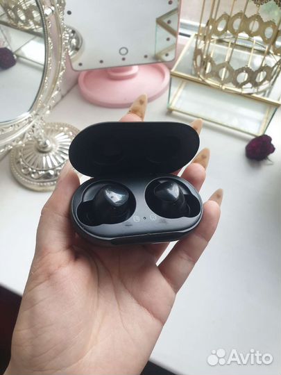 Наушники Samsung galaxy buds