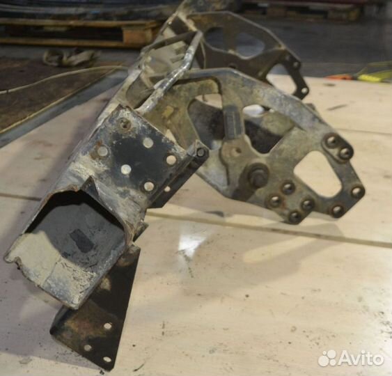 Кронштейн рессоры DAF XF105. Левый