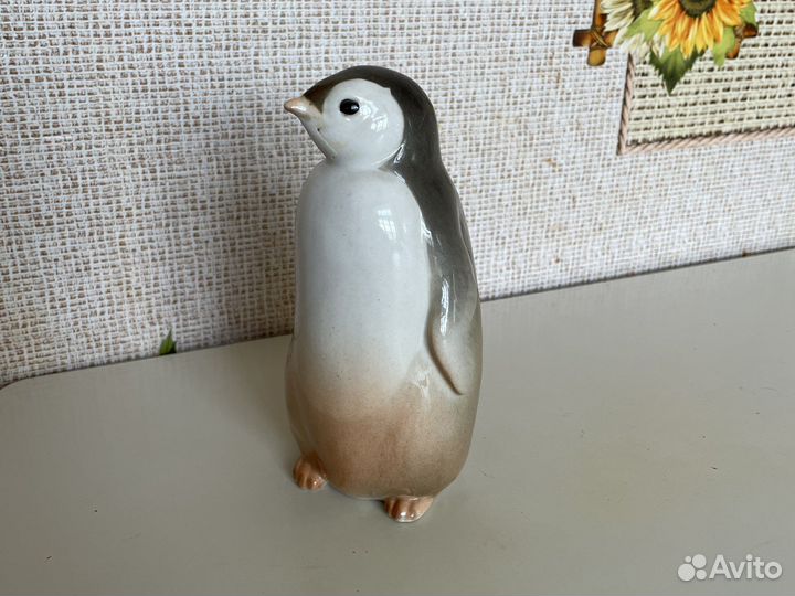 Фарфоровая статуэтка Пингвин