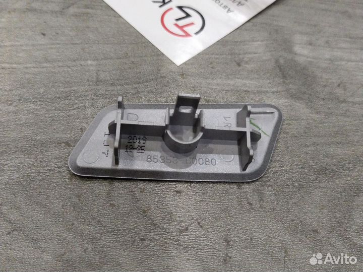 Крышка форсунки Lx 570 правая стальной цвет 15-21