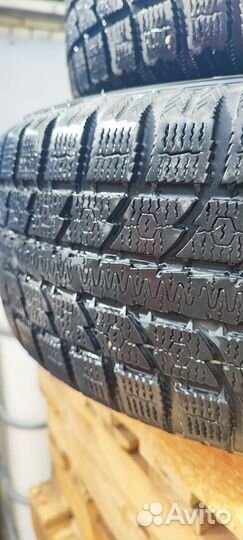 Toyo Observe GSi-5 215/60 R17