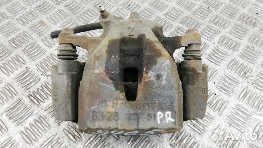 Суппорт тормозной передний правый toyota prius V Z
