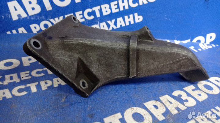 Кронштейн опоры двигателя Bmw E46 купе M52B25 2000