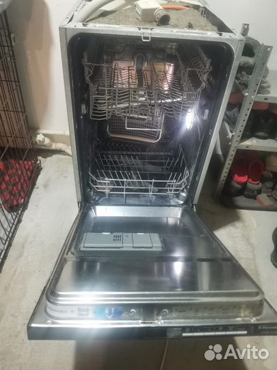 Посудомоечная машина electrolux