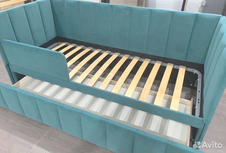 Кровать с подъемным механизмом