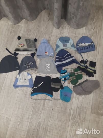 Разные вещи и шапки