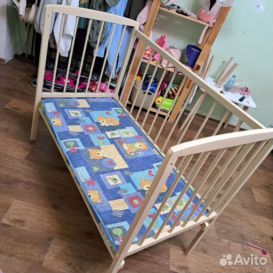 Детская кроватка