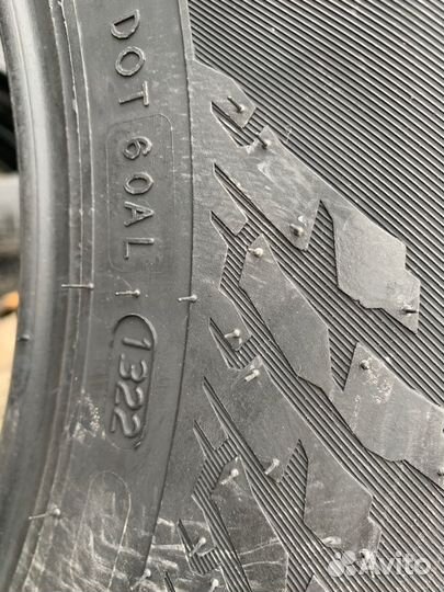 Nokian Tyres Hakkapeliitta 9 215/60 R16