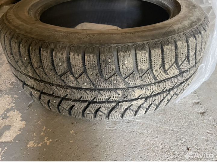 Bridgestone Ice Cruiser 7000 205/55 R16