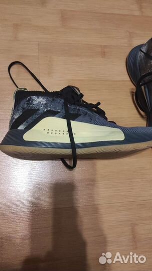 Баскетбольные кроссовки adidas Dame 5