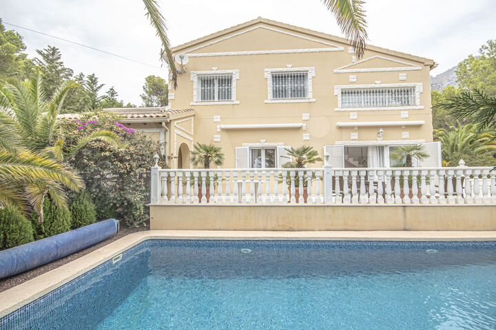 Дом 225 м² на участке 815 м² (Испания)