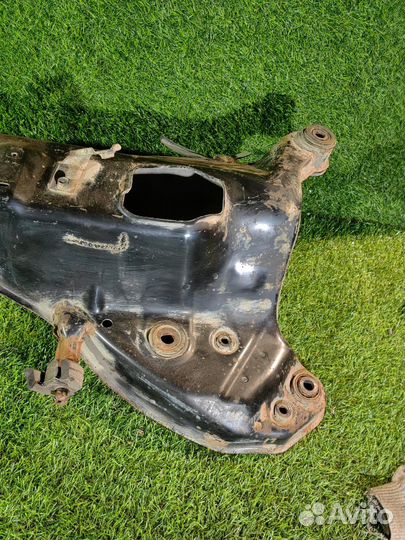 Подрамник передний для mitsubishi grant 8