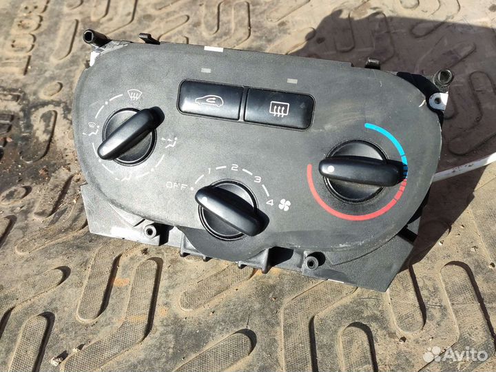 Блок управления печкой отопителем Пежо 307