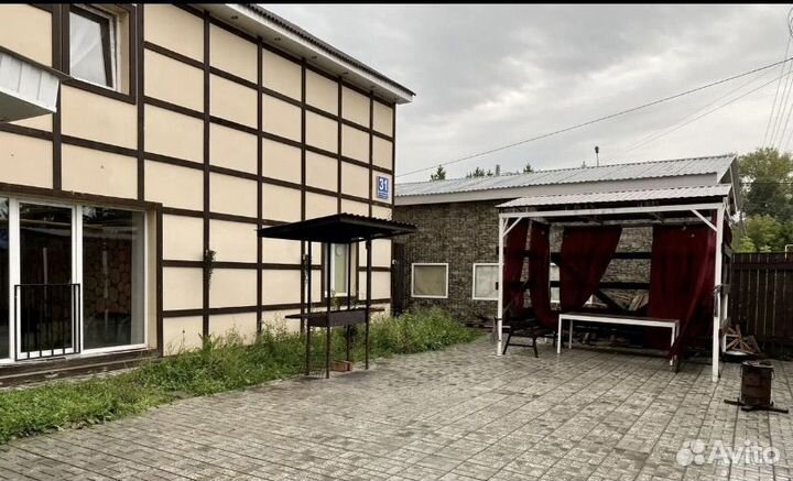 Банкетный зал в большом доме