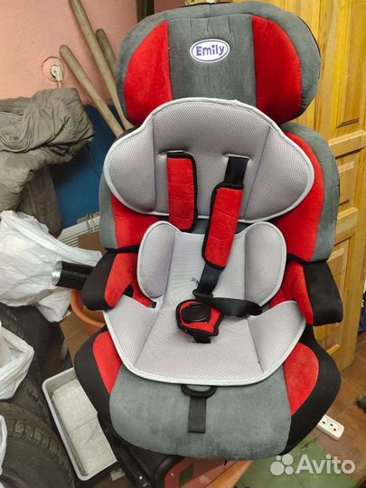 Автомобильное кресло emily
