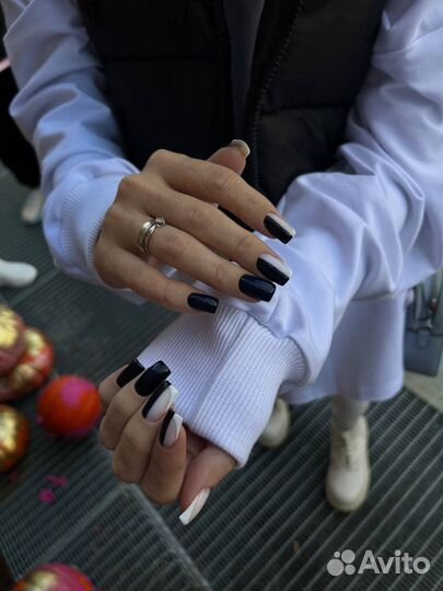 Маникюр в уютной студии