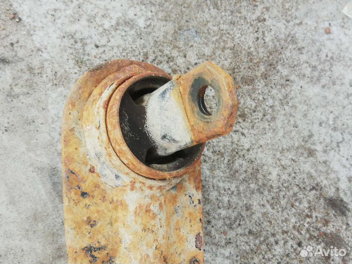 Рычаг задний левый продольный Мазда 3 вк