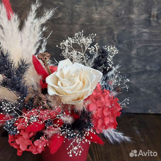 Букет Из сухоцветов и стабилизированных цветов