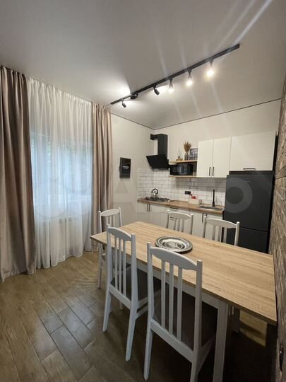 2-к. квартира, 54 м², 1/1 эт.