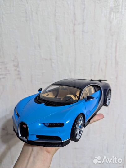 Модель автомобиля Bruago Bugatti Divo Chiron 1:18