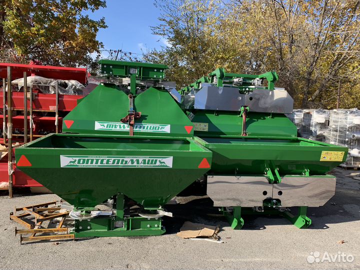 Разбрасыватель удобрений Оптсельмаш Стандарт 900, 2023