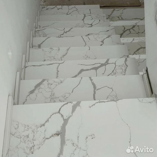 Лестница из акрила