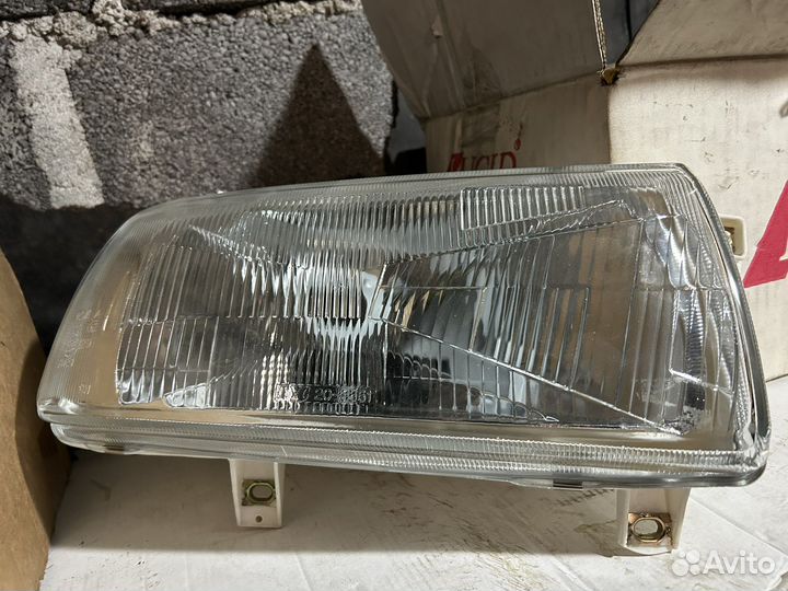 Фара правая на volkswagen vento