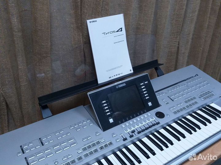 Синтезатор Yamaha Tyros 4 память 1 гБ