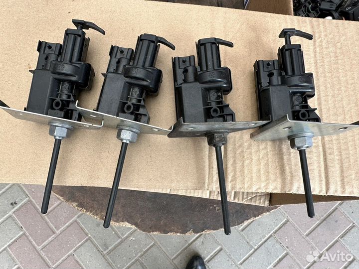 Активатор лючка бензобака Лада Веста