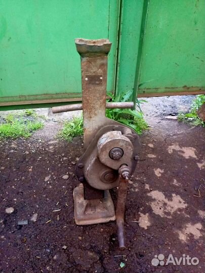 Домкрат железнодорожный СССР