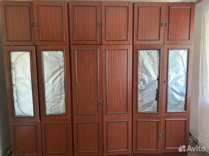 Шкаф распашной