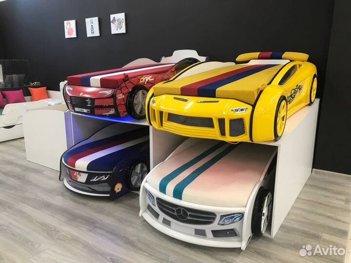 Детская кровать с матрасом машина