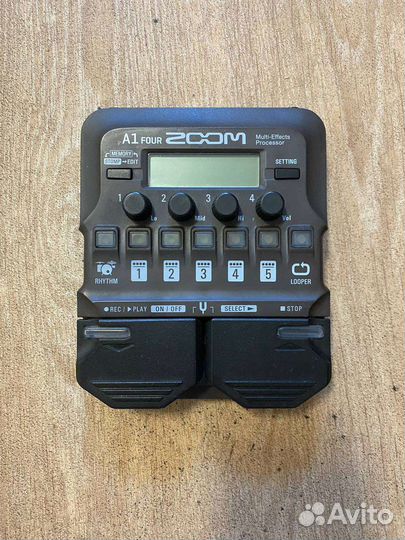 Гитарный процессор zoom A1 Four