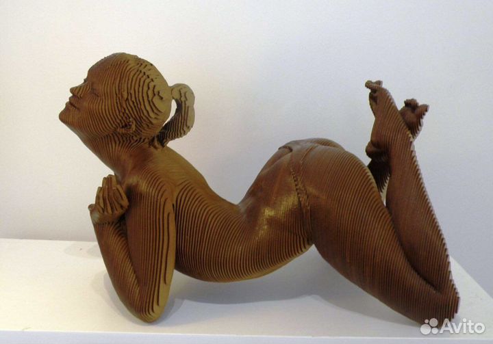 Статуэтка девушки (натуральная величина)