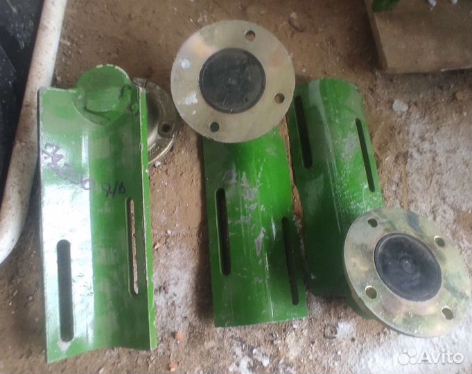 Стойка сельхозтехники и подъёмник винтовой