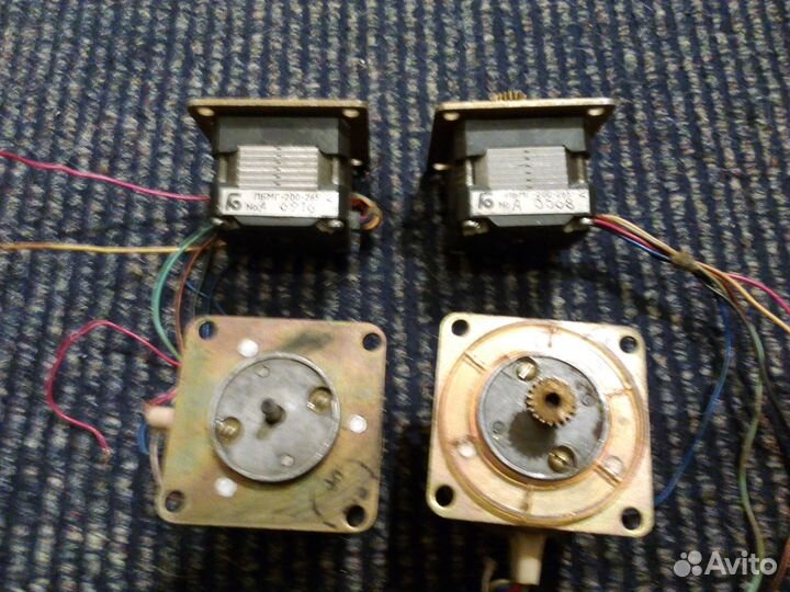 Шаговый двигатель