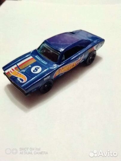Машинка хот вилс hot wheels
