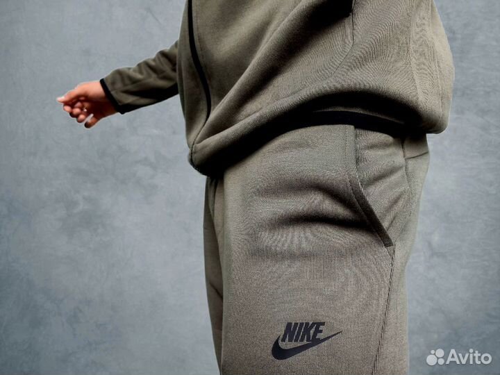 Спортивные костюмы Nike Tech Fleece