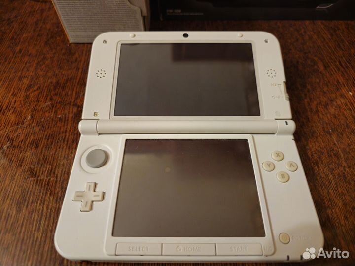 Nintendo 3DS XL Pikachu Edition