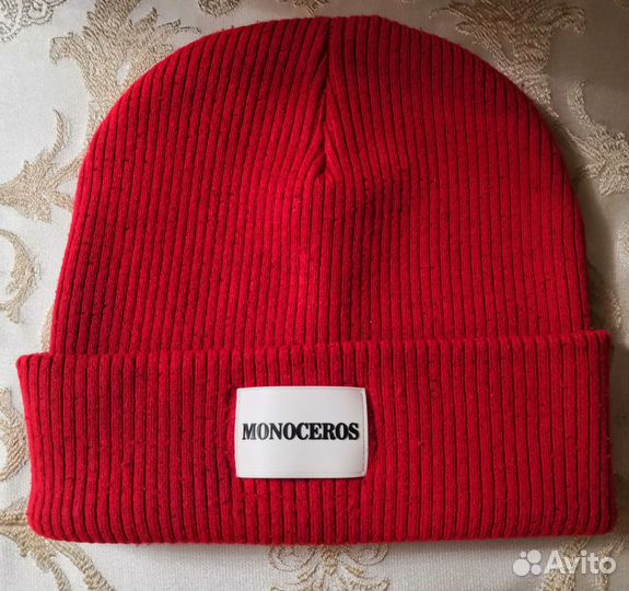 Бу продам зимнию шапку фирма monoceros