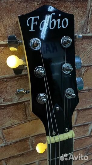 Изящная электрогитара fabio