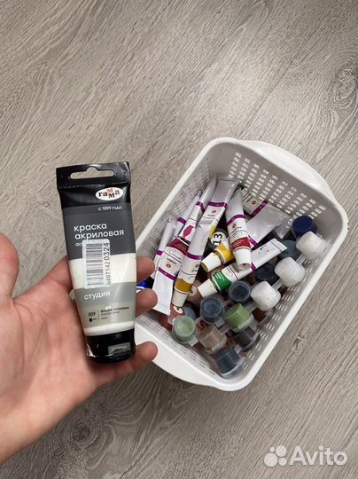 Краски акриловые разные