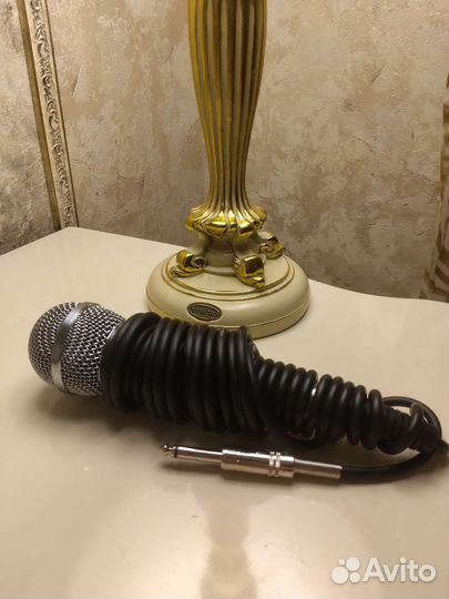 Вокальный микрофон новый